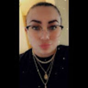 Meet your Posher, Chloe